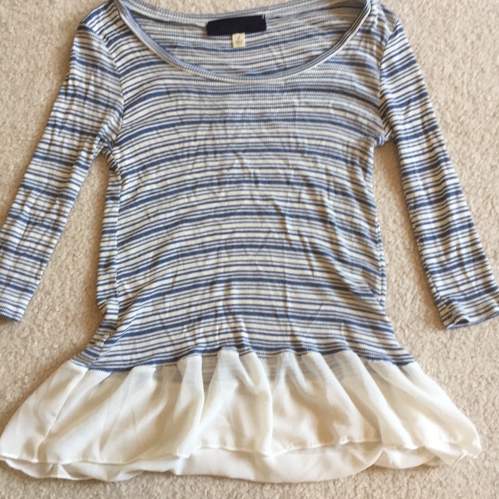 Top with 3/4 length sleeves